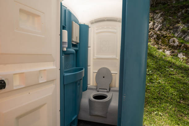 Best Portable restroom trailer rental  in Ogden, KS